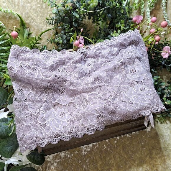 NWT/NWOT Victoria Secret Garter/Thong - Picture 2 of 6